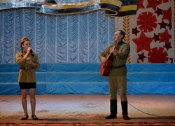 Музичний подарунок від учасників святкового концерту